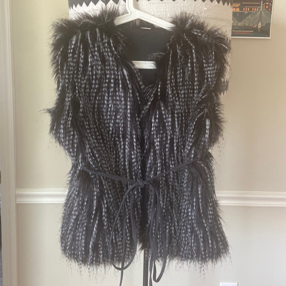 faux fur sleeveless vest